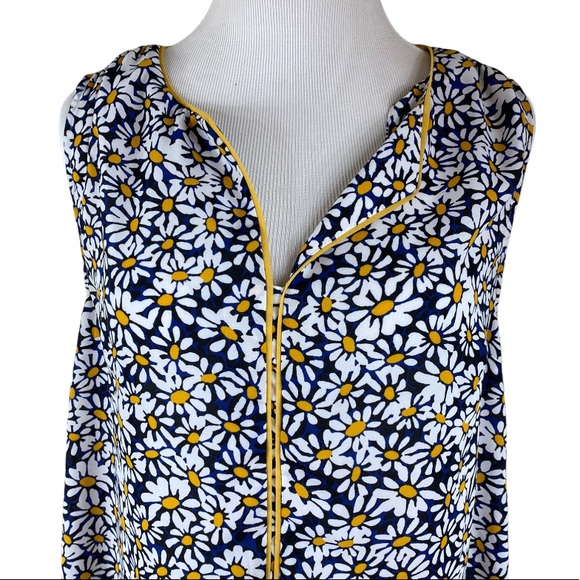 Mod Cloth Daisy Print Sleeveless Sheer Blouse - Picture 2 of 6